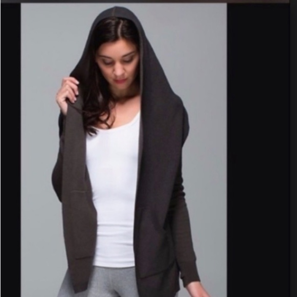 Lululemon reversible cabin yogi hooded sweater with thumb holes - Picture 12 of 12